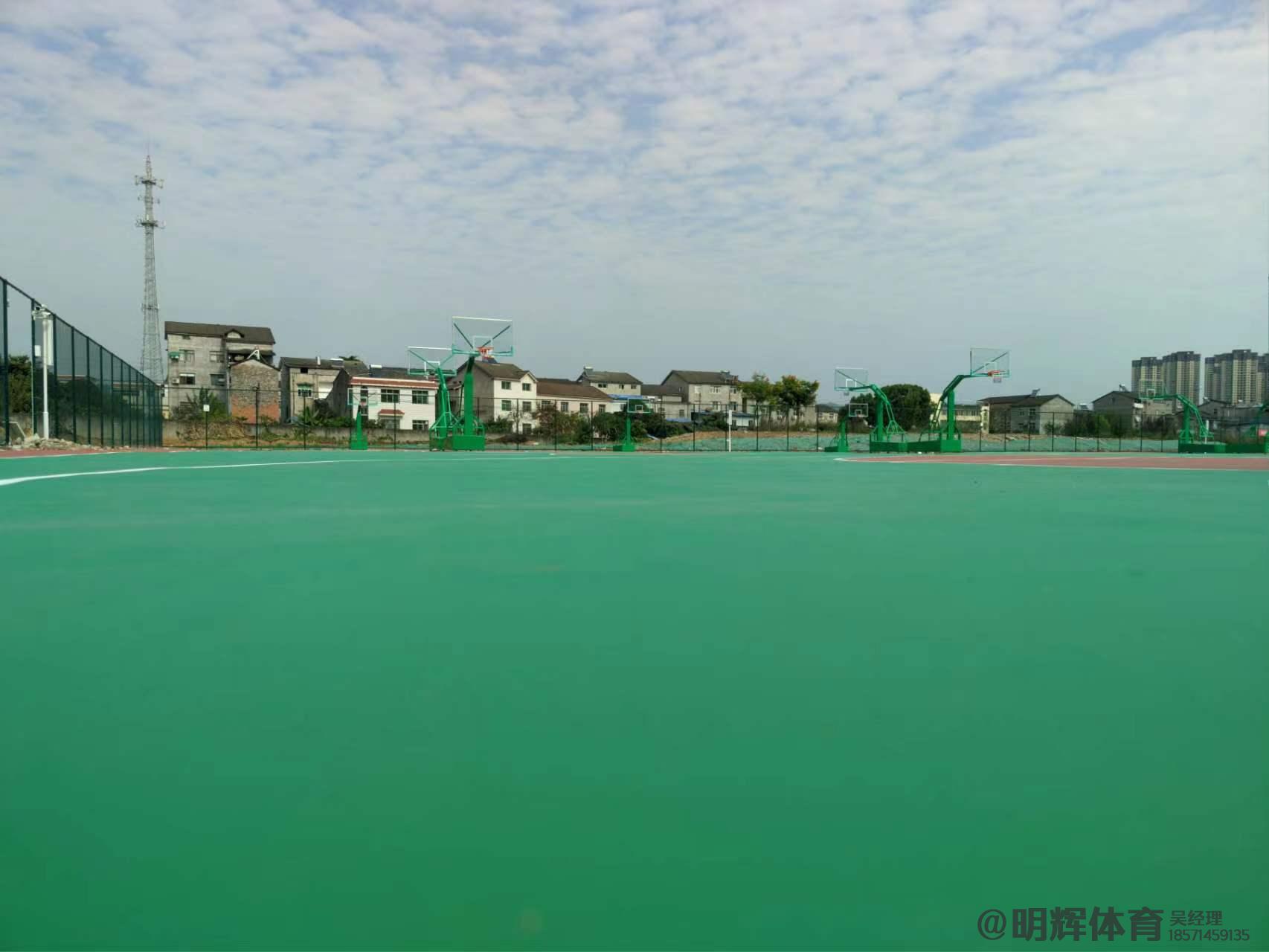 大理硬地丙烯酸球场的优缺点